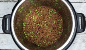 Keema curry with peas in the pot