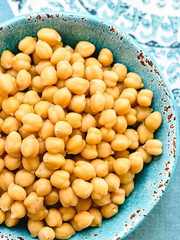 Easy Pressure cooking recipe for Instant Pot Chickpeas (Garbanzo Beans)
