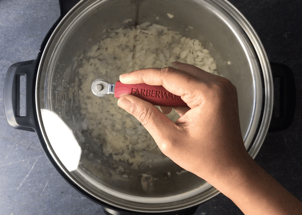 Covering the Instant Pot with a glass lid