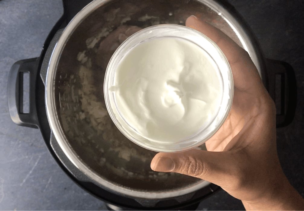 Adding yogurt to make Chicken Curry