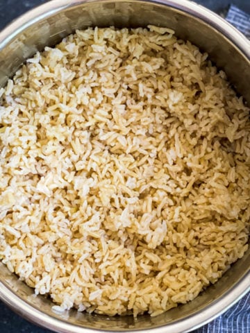 Brown rice in a steep pot