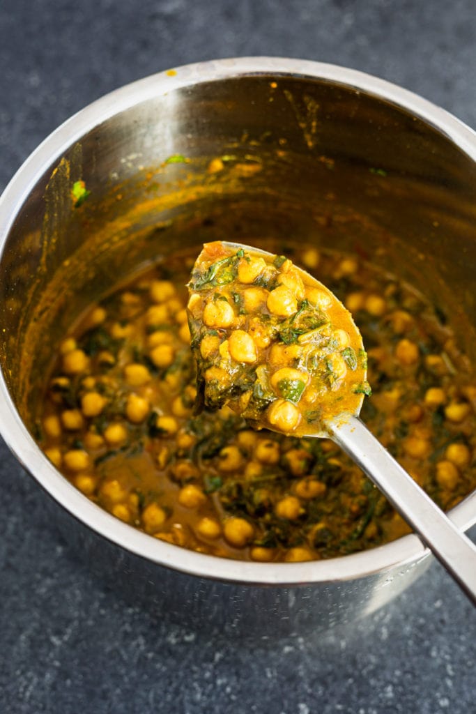 chickpea and spinach curry in instant pot