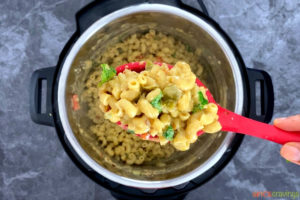 A spoonful of spicy mac and cheese