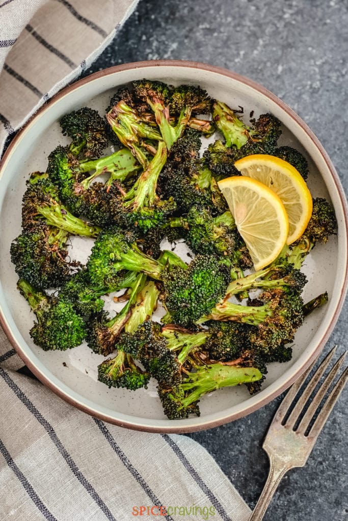 Roasted broccoli with lemon slices