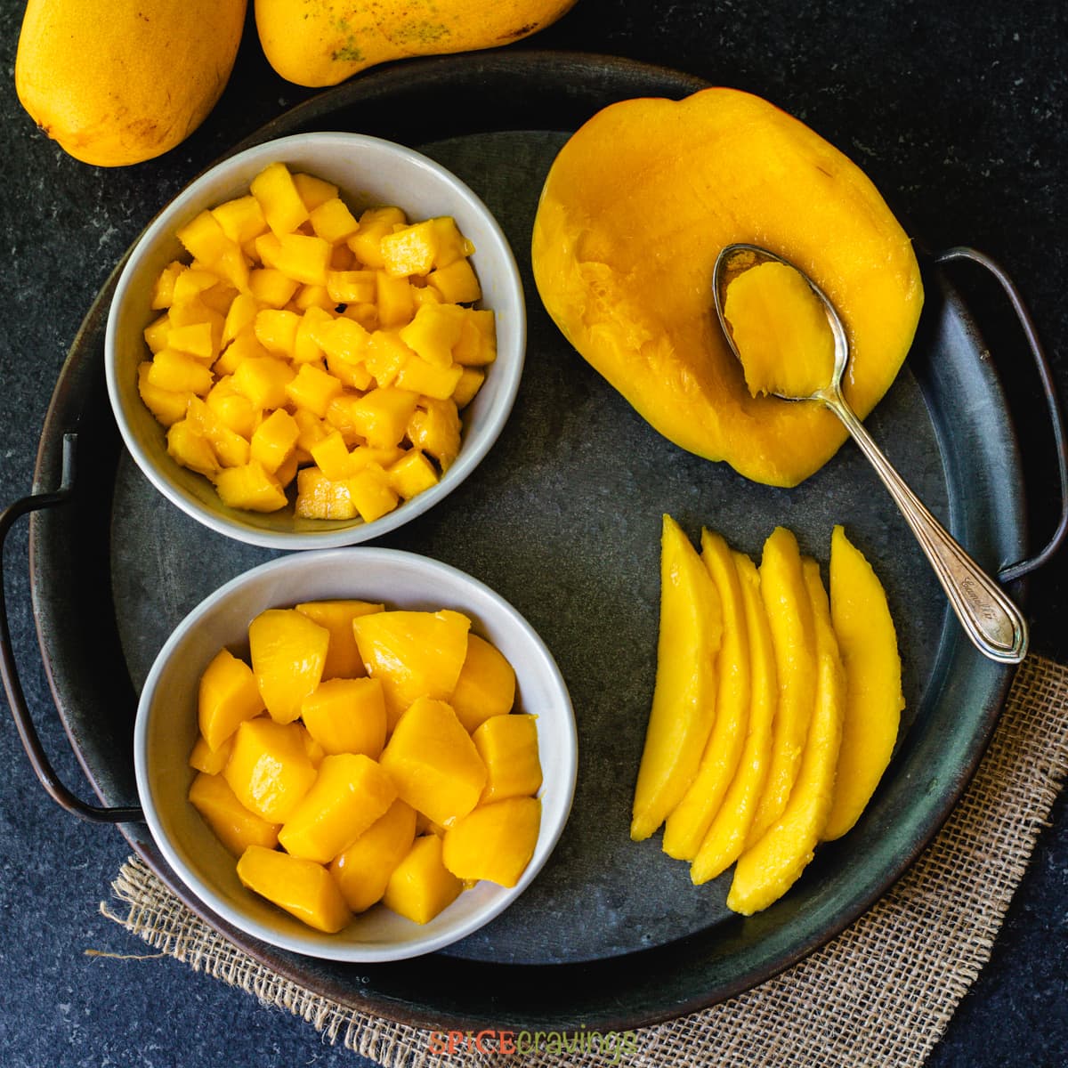 How to Cut a Mango (Easy Ways to Peel ...