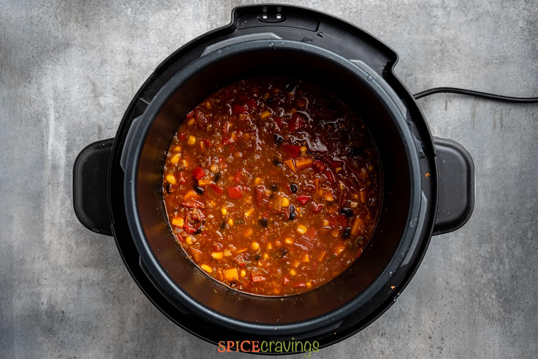 finished vegetarian chili in the instant pot